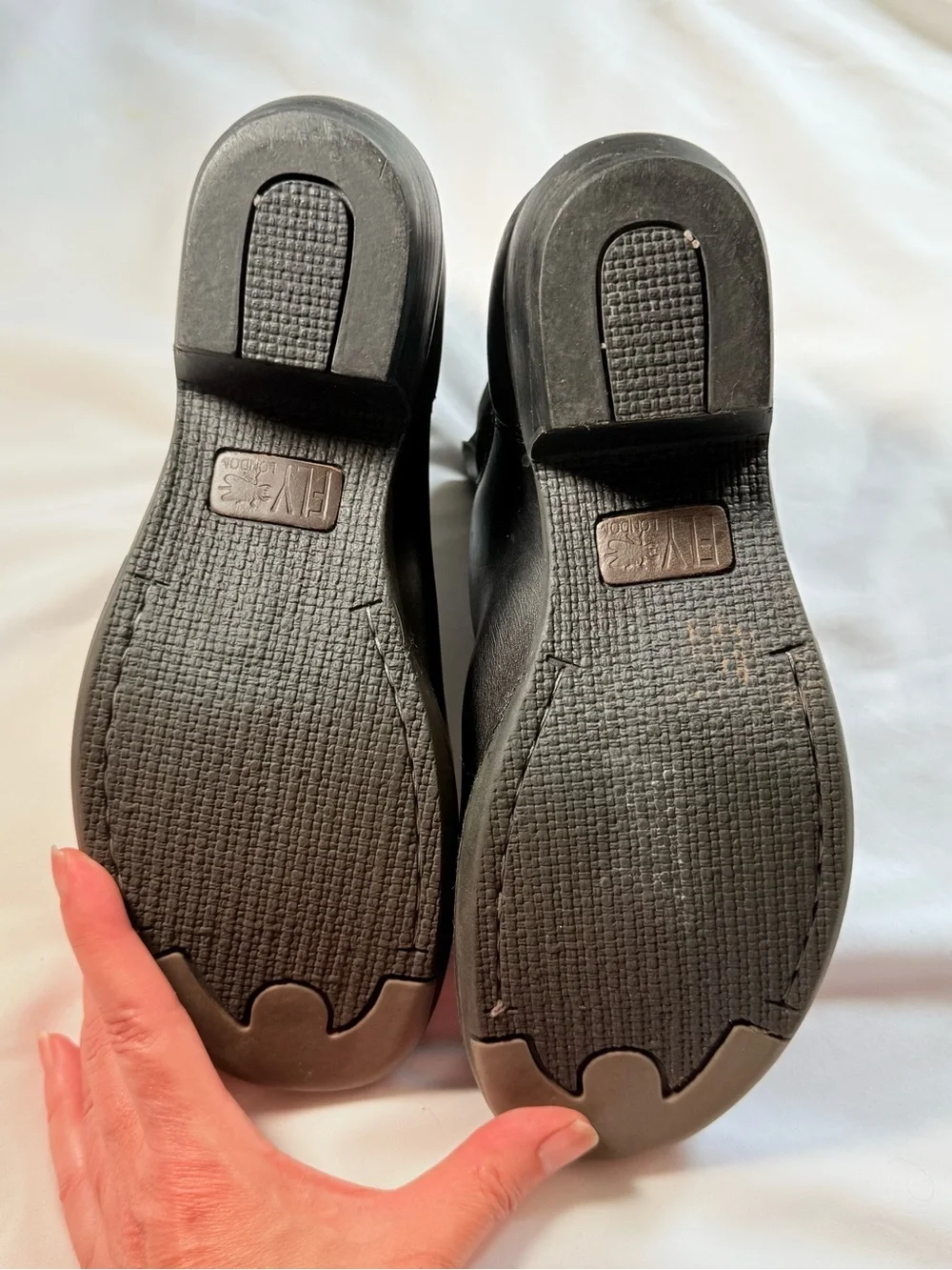 Fly London item description